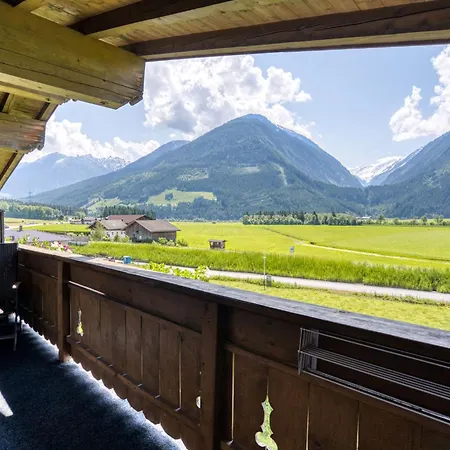 In Neukirchen With Mountain Views Appartement Rosenthal